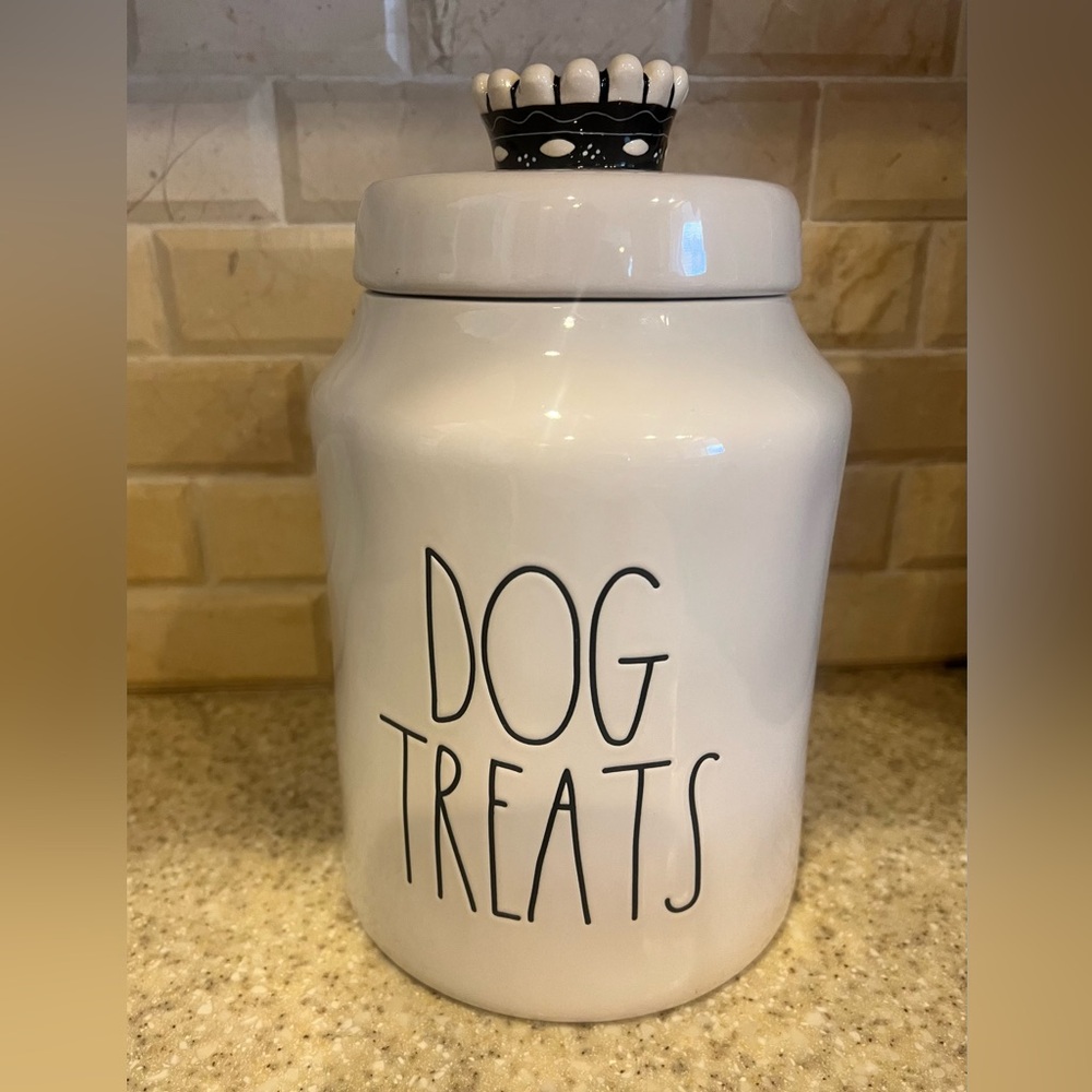 Rae Dunn Jar